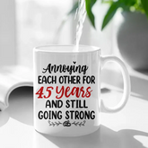 Tasse personnalisée pour les couples - Couples plus âgés s'ennuyant